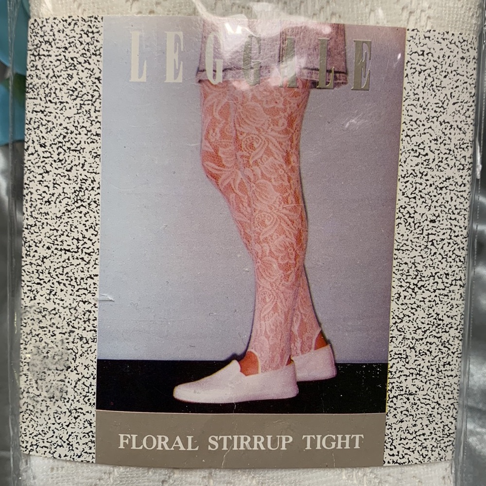 🌹Vintage 80’s Floral Stirrup Lace Leggings Tights in Cream White